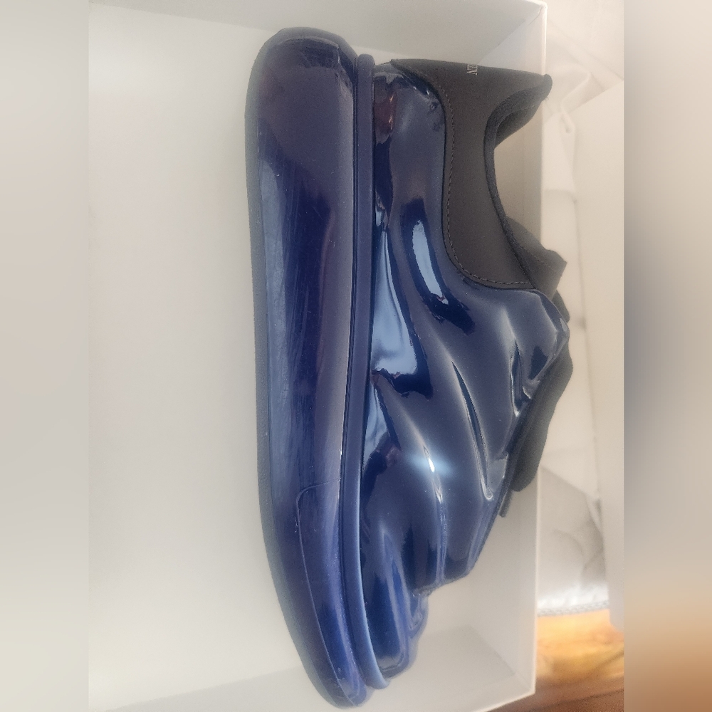 Alexander McQueen Oversized Lux Gloss Navy Sneakers - Picture 7 of 9